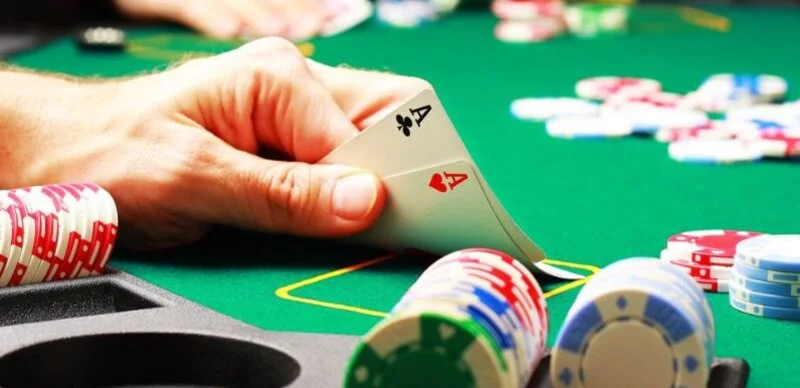 Bạn cần nắm rõ cách chơi Poker trước khi bắt đầu