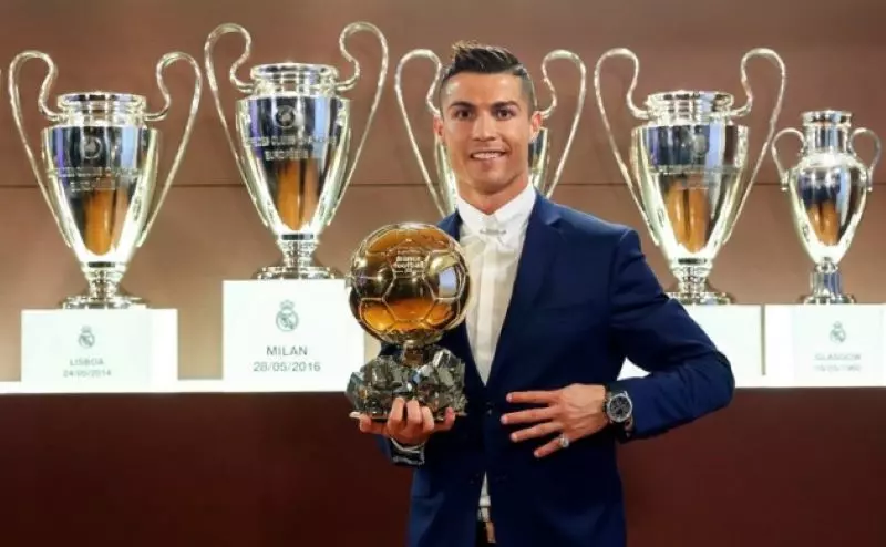 Cristiano Ronaldo - Huyền thoại với 5 lần đoạt quả bóng vàng 